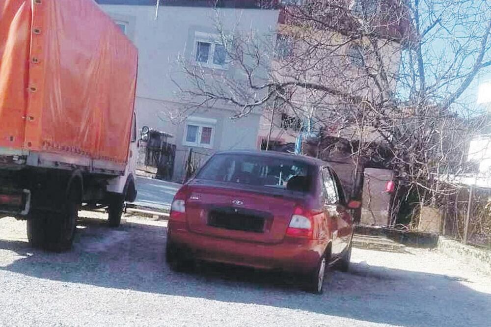 Auto, Božidar Vujović (Novine)