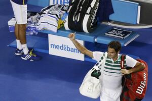Federer operisao koljeno, propušta Roterdam i Dubai