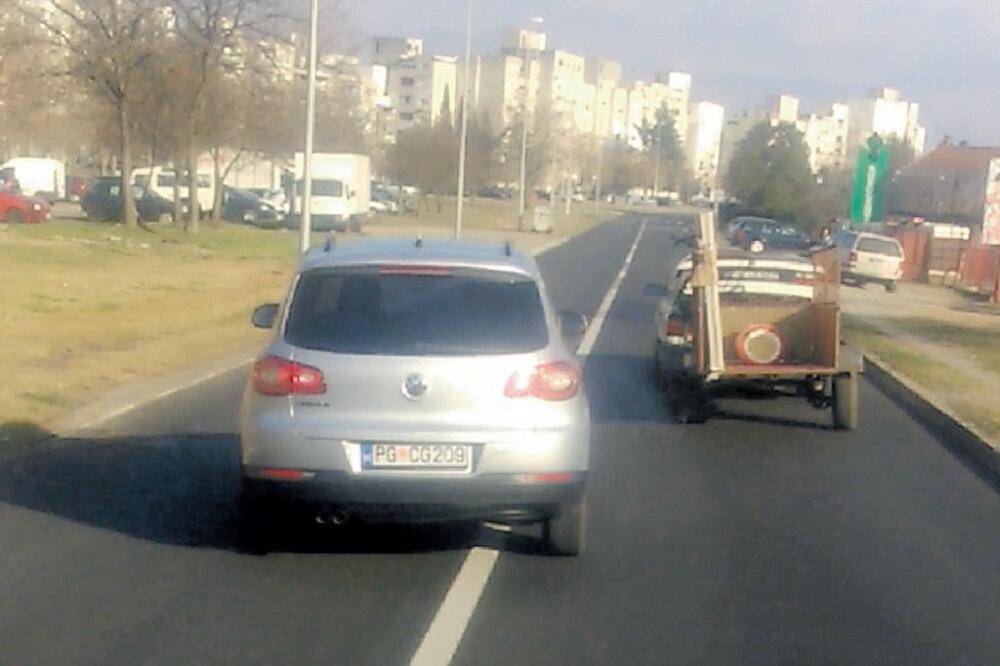 preticanje, službeno vozilo, Foto: Screenshot (YouTube)