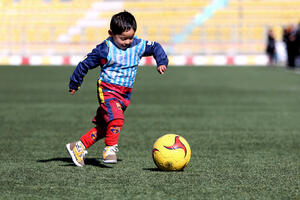 Zvaničnici spremaju susret avganistanskog dječaka s Lionelom...