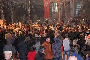 DF pozvao opozicione partije da organizuju masovne proteste