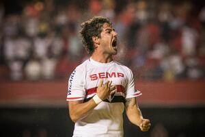 Pato doputovao u Englesku, potpisuje za Čelsi