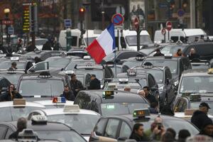 Francuska: Štrajk prosvetara, kontrolora leta, taksista