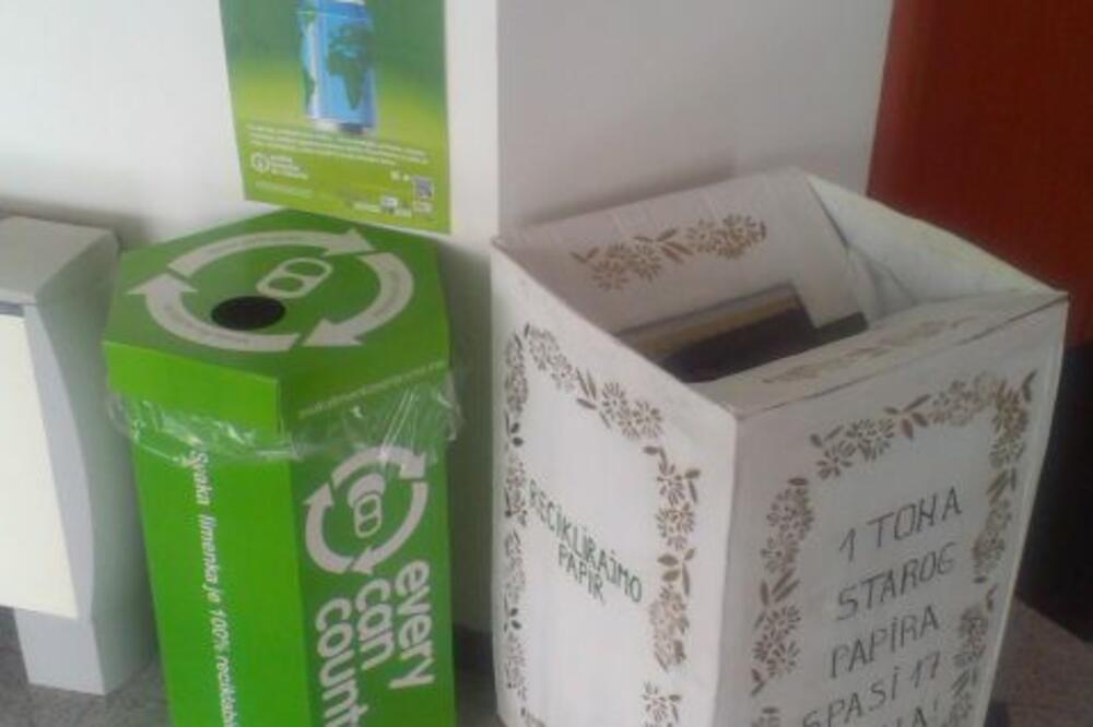 Kutija za selektivno sakupljanje limenki, Foto: Svakalimenkaseracuna.me