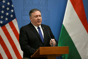 Pompeo u Mađarskoj: SAD neće dozvoliti da Putin napravi razdor u...