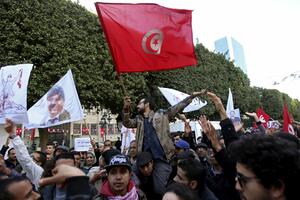 Tunis: U sukobima sa demonstrantima poginuo policajac