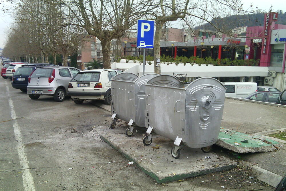 Ulcinj kontejner, Foto: Samir Adrović