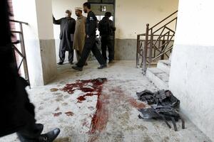 Profesor dao život za studente: Istrčao pred talibane i pucao