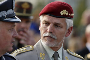 NATO general: Glavna prijetnja i dalje Rusija, ne izbjeglice