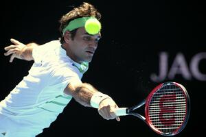 Federer prejak za Dolgopolova