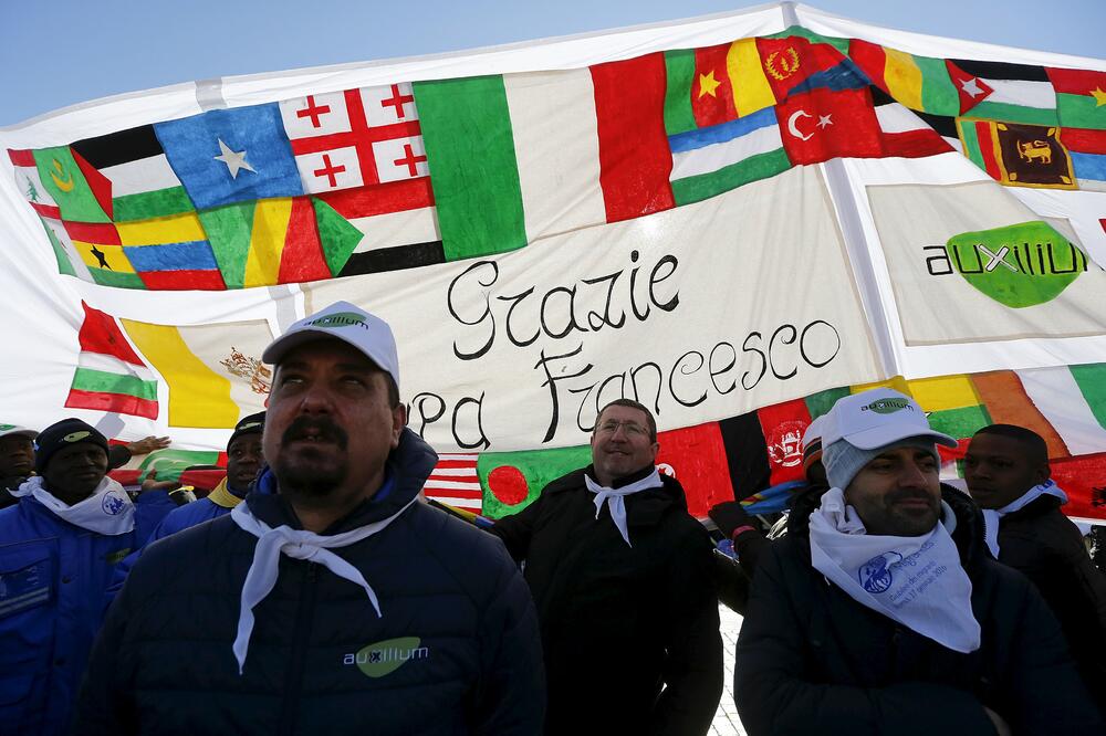 Papa Franjo i migranti, Foto: Reuters