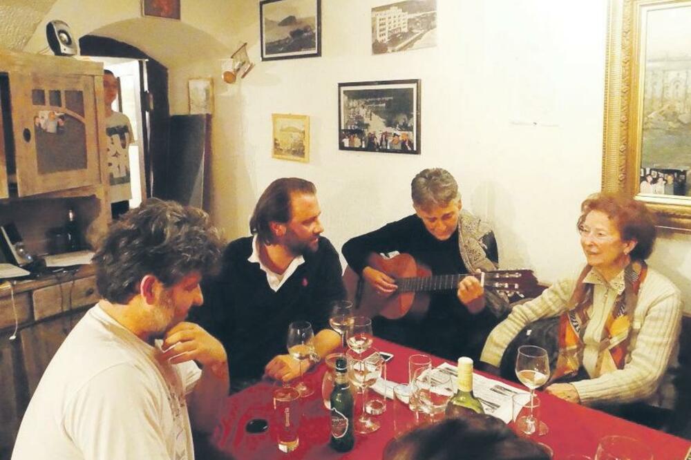 NVO Društvo Feral (novina)