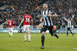 Njukasl preživio Junajted, tek druga pobjeda Aston Vile