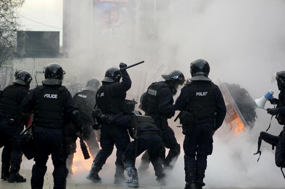 Priština, sukob, Foto: Reuters
