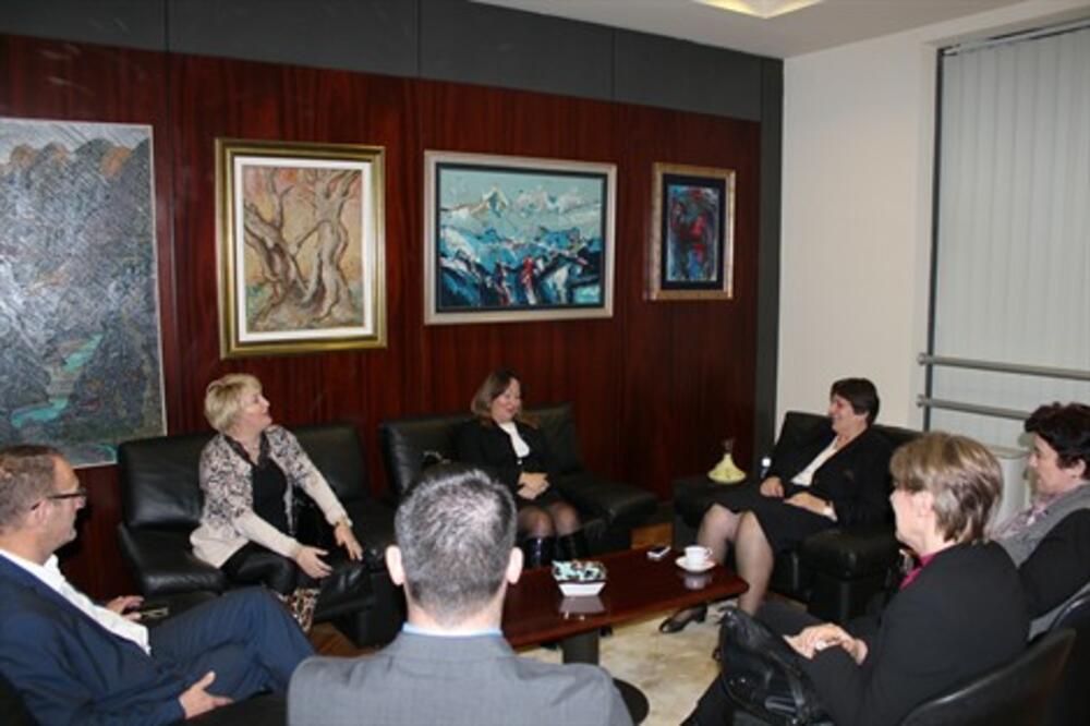 Zorica Kovačević, Branka Gajić, Foto: Ministarstvo rada i socijalnog staranja