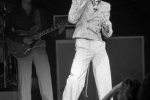 Zašto se Dejvid prezivao Bouvi?