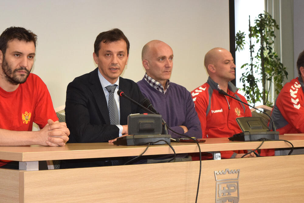 Pres rukometaša, Foto: Boris Pejović