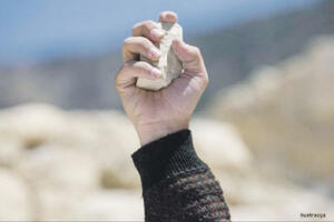 Suad Gruda nije pretučen, udaren je kamenom