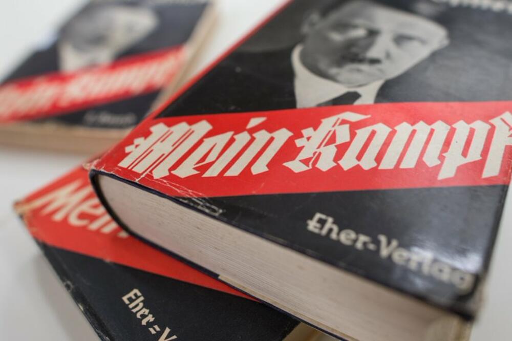 Majn Kampf, Foto: Twitter