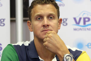 Prihvatio sam posao koji je mač sa dvije oštrice