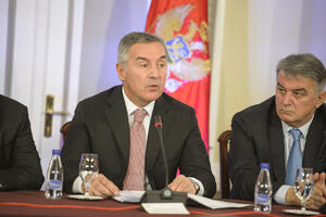 Đukanović: Prelazna vlada je trik opozicije, neće nas reketirati