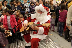 Druženja sa Djeda Mrazom u Roda trgovinama do kraja godine