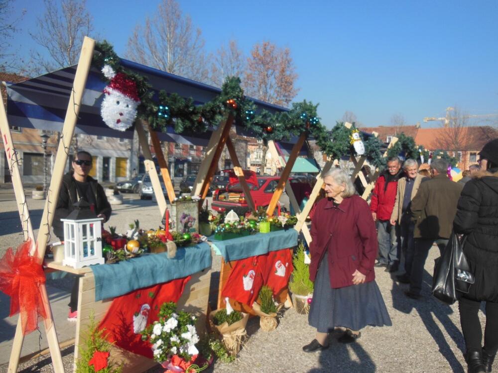 Nikšić, bazar na trgu