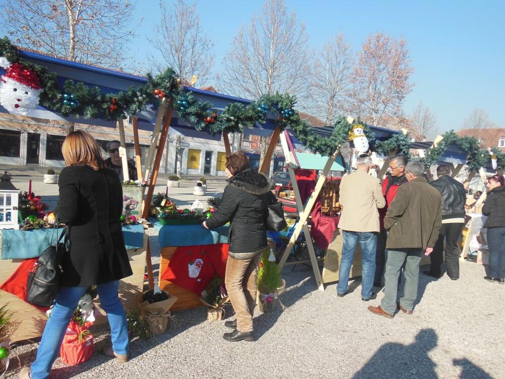 Nikšić, bazar na trgu