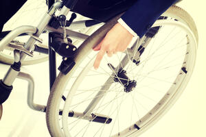 Donirali Crvenom krstu 300 invalidskih kolica