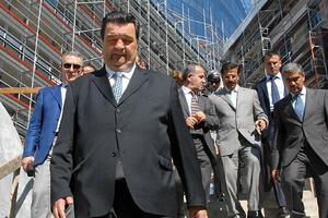 Knežević širi posao u Kini, a nema novca za CG