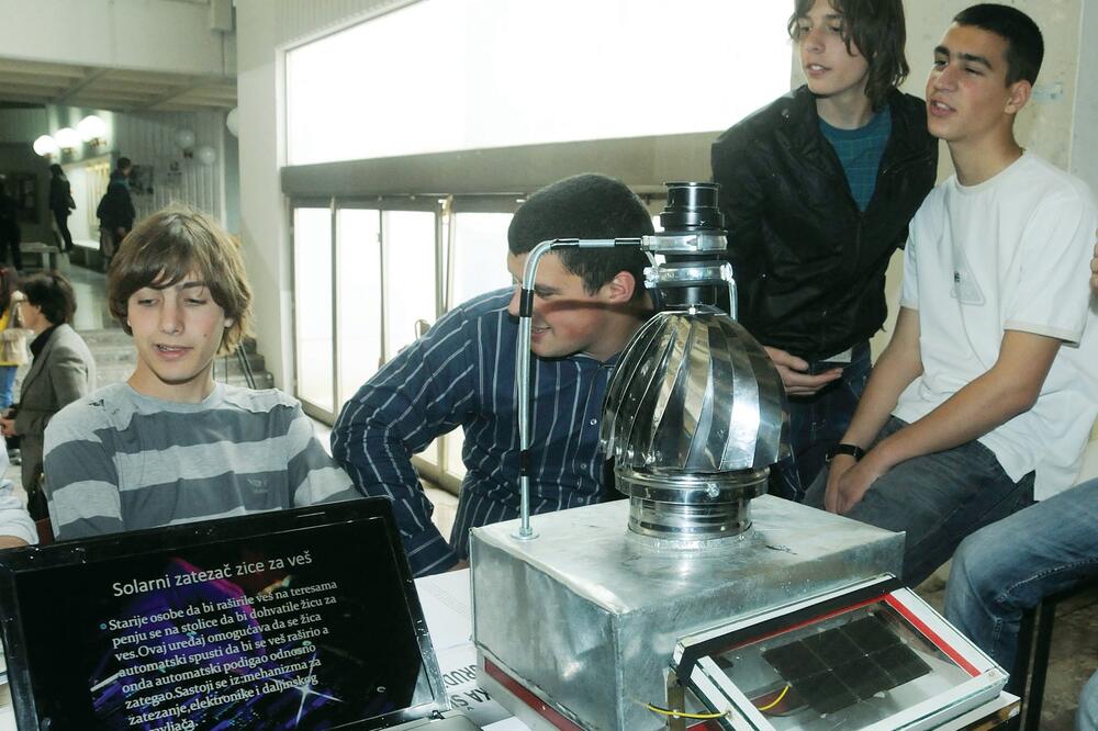 Đaci, prirodne nauke, Foto: Luka Zeković