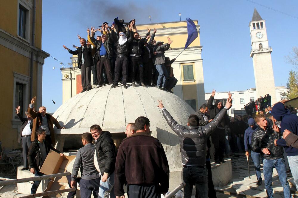 protest Tirana, Foto: Reuters