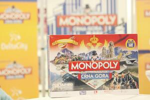 Kako je nastao crnogorski "Monopol": Na prodaju Vijesti, banka,...