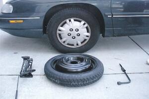 Herceg Novi: Izbušene gume na kombiju koji je dovezao vaterpoliste...