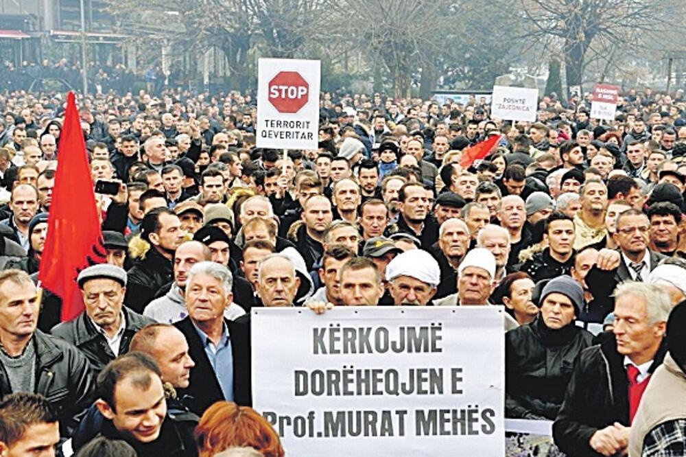 protest opozicije Peć, Foto: Koha.net