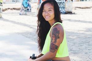 Ona je rođena bez nogu, ali je ništa ne zaustavlja: Vozi skejt,...