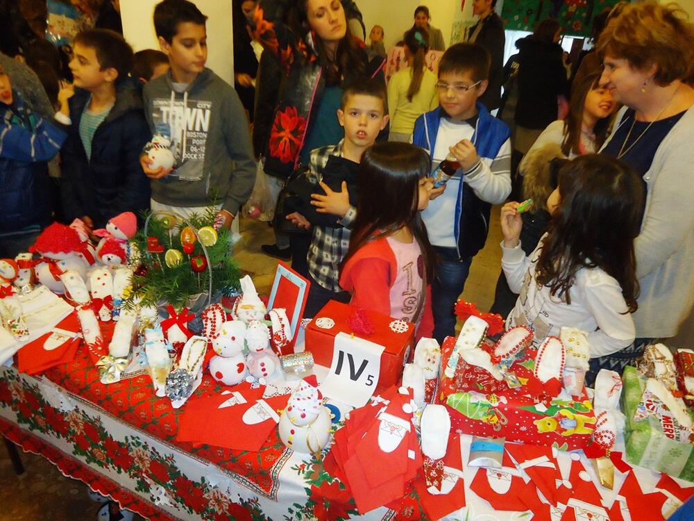 novogodišnji bazar OŠ Drago Milović Tivat