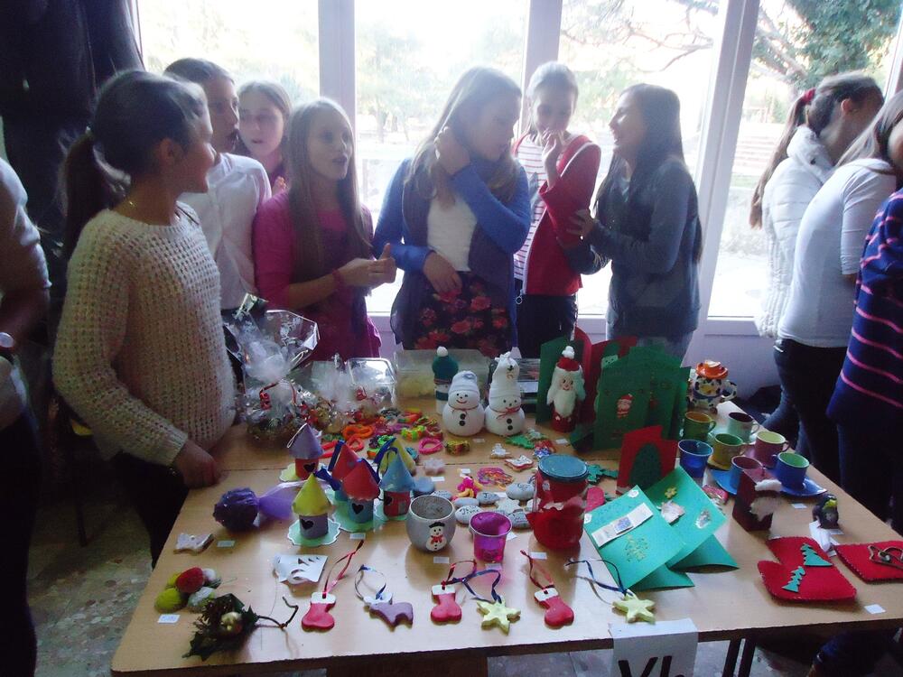 novogodišnji bazar OŠ Drago Milović Tivat