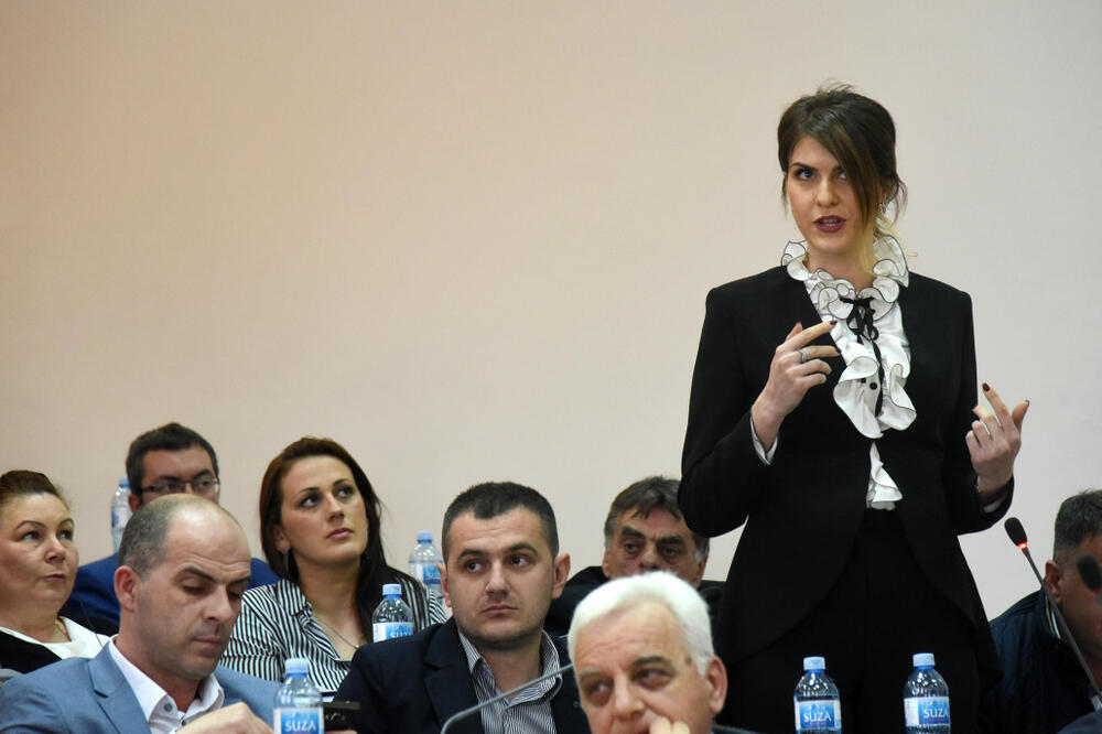 Hoće li biti više žena među odbornicma: Sa sjednice Skupštine opštine Tuzi, Foto: Boris Pejović