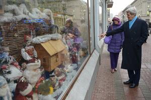 Keri prošetao Moskvom: Kupio babuške za 500 eura