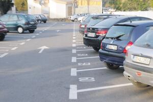 PG: Novi parking između Kliničkog centra i Medicinske škole