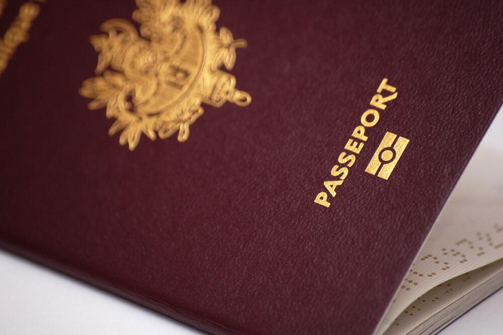 francuski pasoš, Foto: Shutterstock