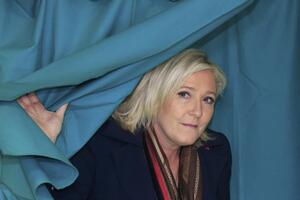 Poraz Marin Le Pen, trijumf Sarkozija i Olanda