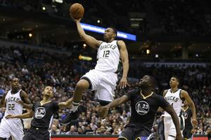 Prvi poraz šampiona, Milvoki zaustavio Golden Stejt