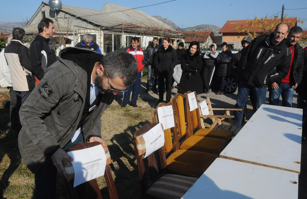 Vlahovići, javna tribina