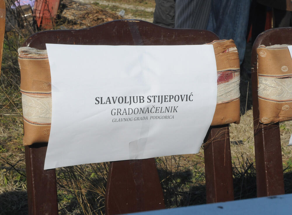 Vlahovići, javna tribina