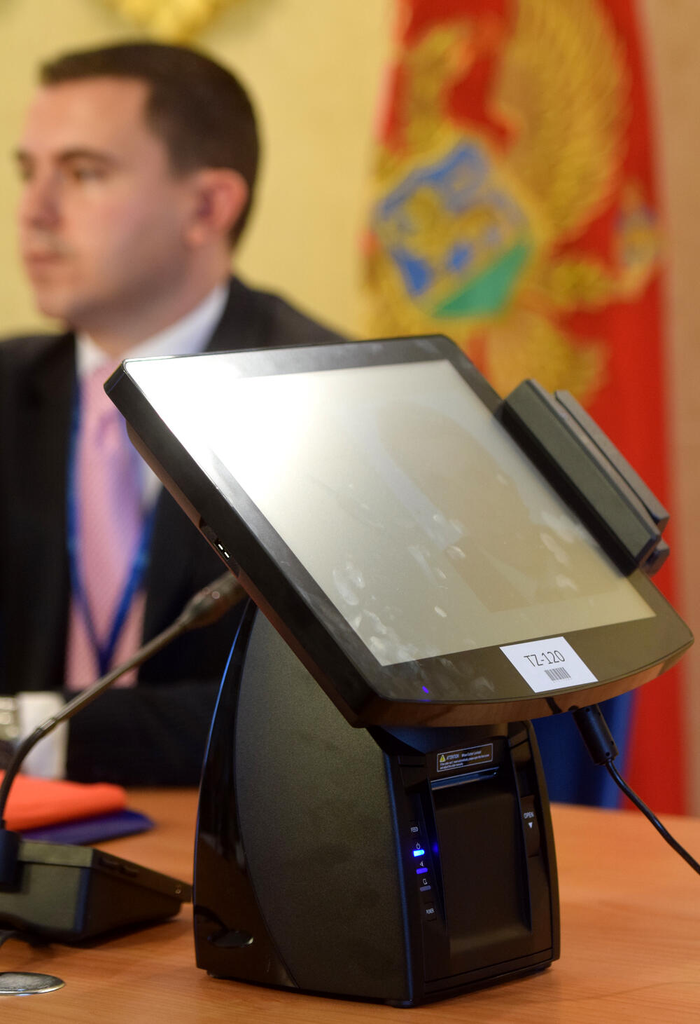 elektronski identifikator birača