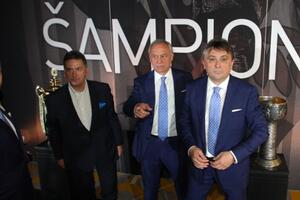 Apokalipsa u Humskoj: Kompletna uprava Partizana se povukla!