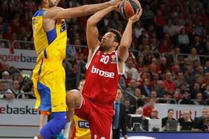 Makabi ostao u trci za Top 16