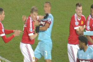 Švajnštajger suspendovan na tri meča Premijer lige